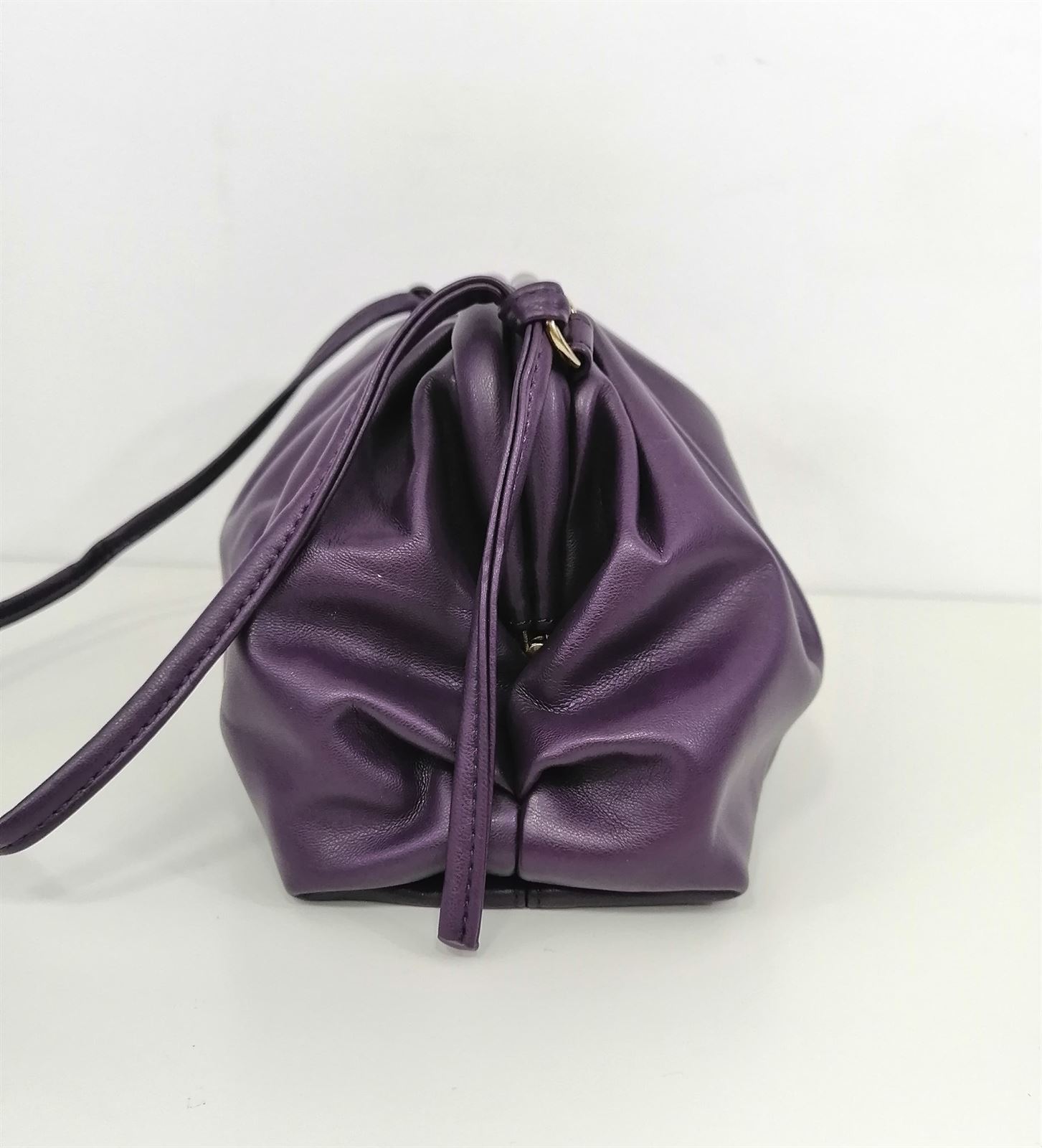 BOLSO BANDOLERA FRUNCIDO MORADO - Imagen 2