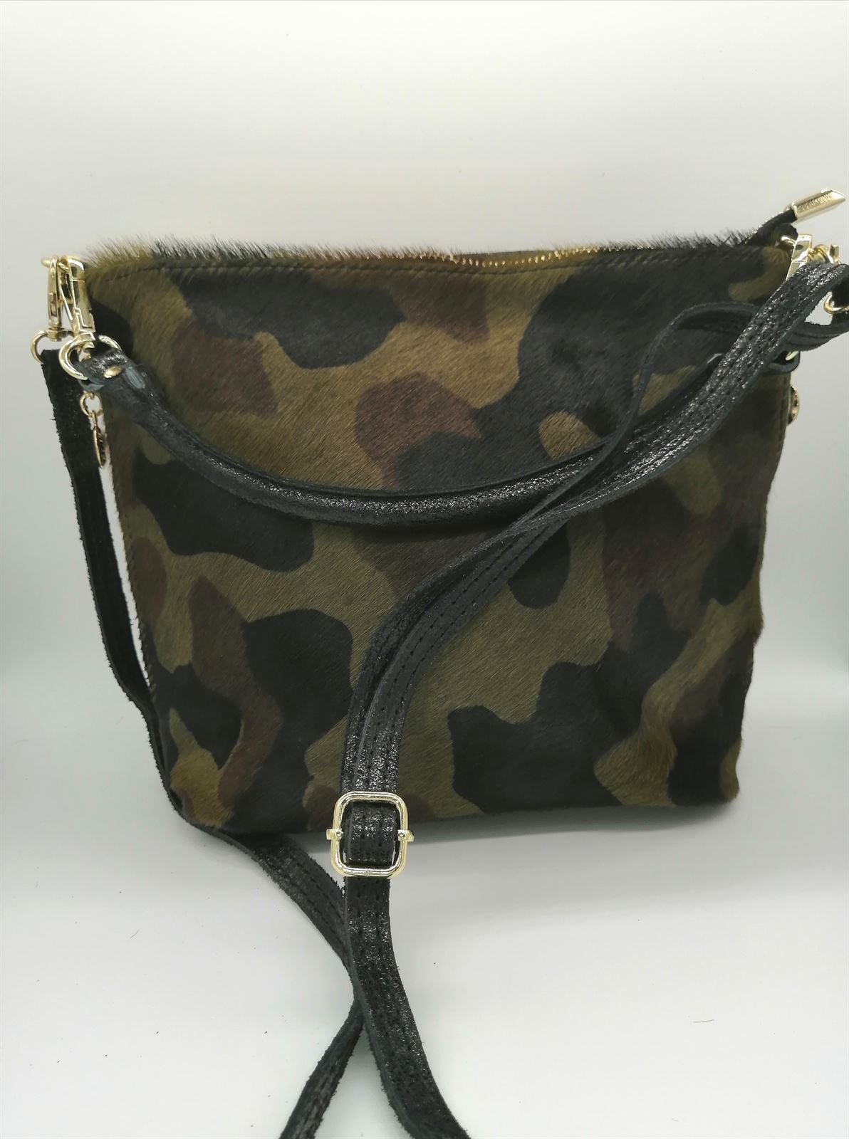 BOLSO SACA PIEL CON PELO ESTAMPADO MILITAR - Imagen 2