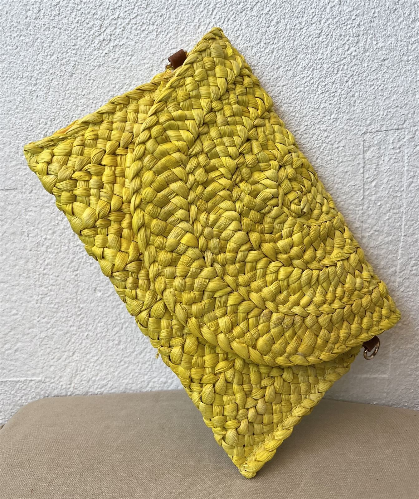 CARTERA BANDOLERA AMARILLA - Imagen 1