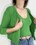 CHAQUETA PUNTO FINO BOTONES VERDE - Imagen 2