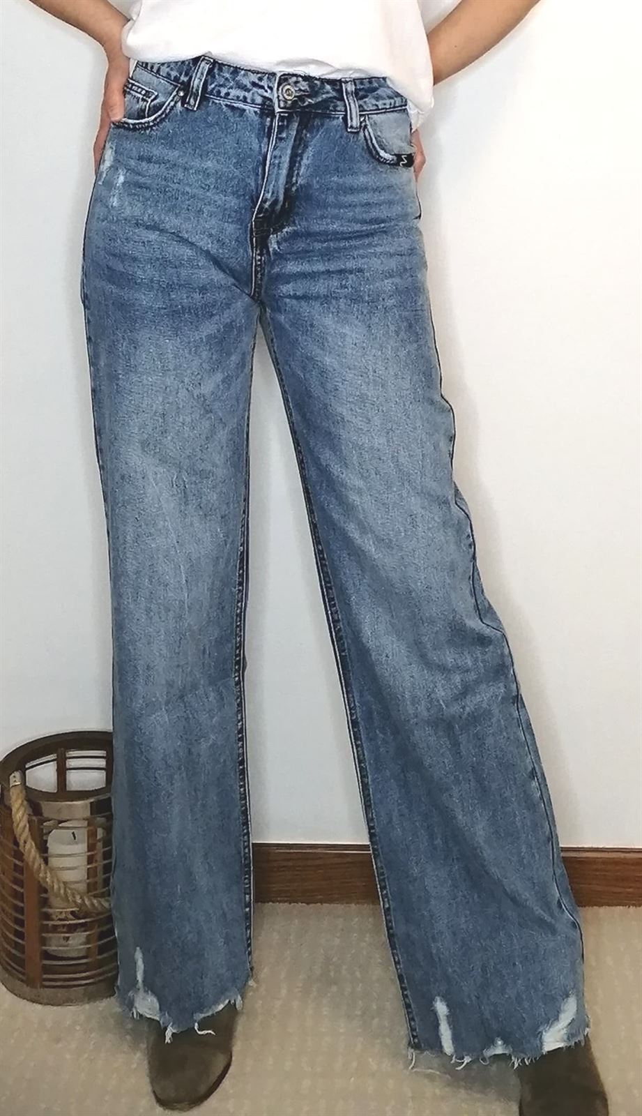 JEANS WIDE LEG ROTOS BAJO - Imagen 1