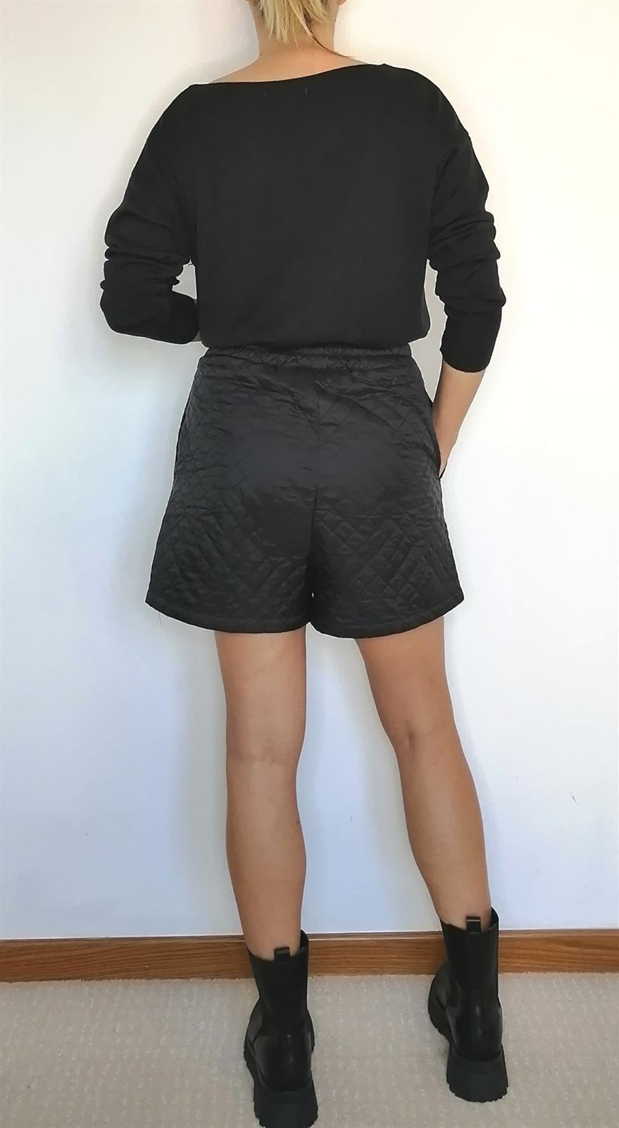 SHORT ACOLCHADO - Imagen 3