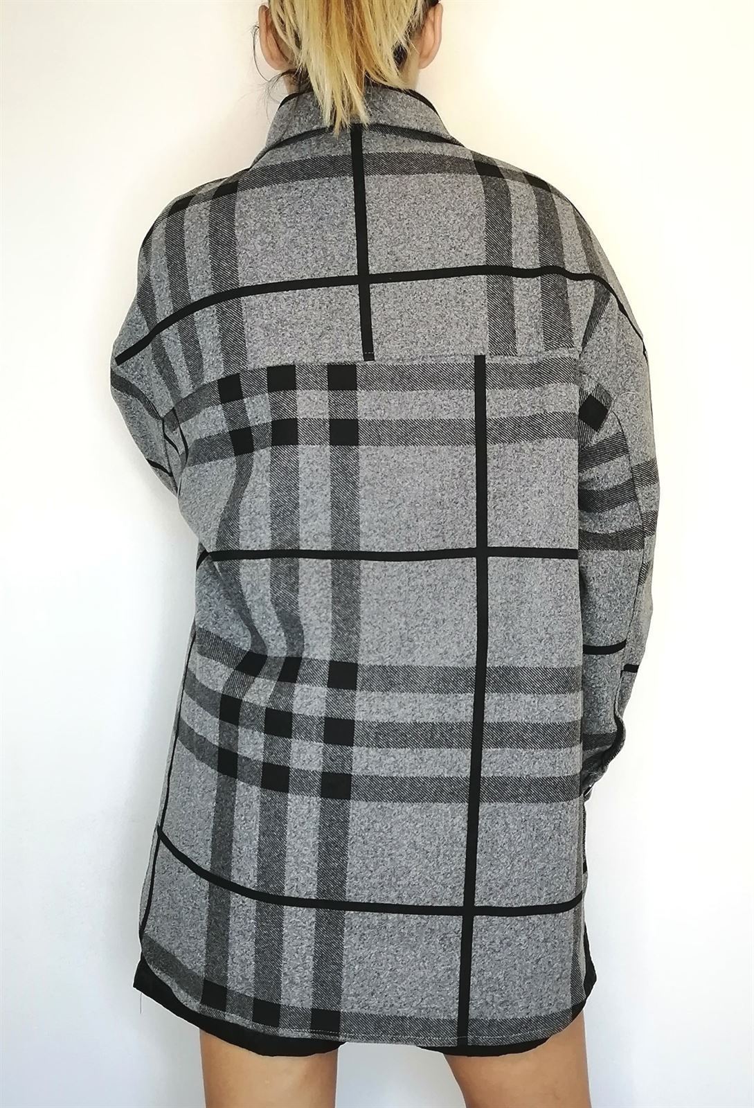 SOBRECAMISA AMPLIA CUADROS GRIS - Imagen 3