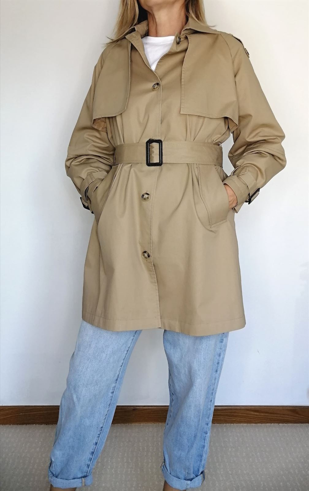 TRENCH BOTONES CAMEL - Imagen 3