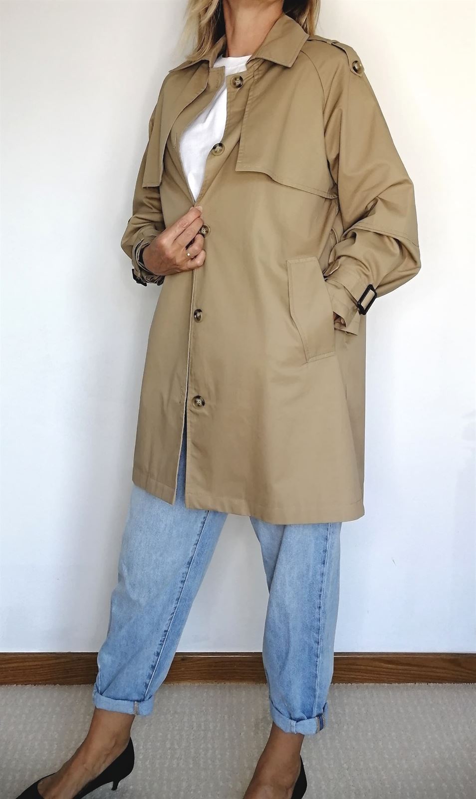 TRENCH BOTONES CAMEL - Imagen 4