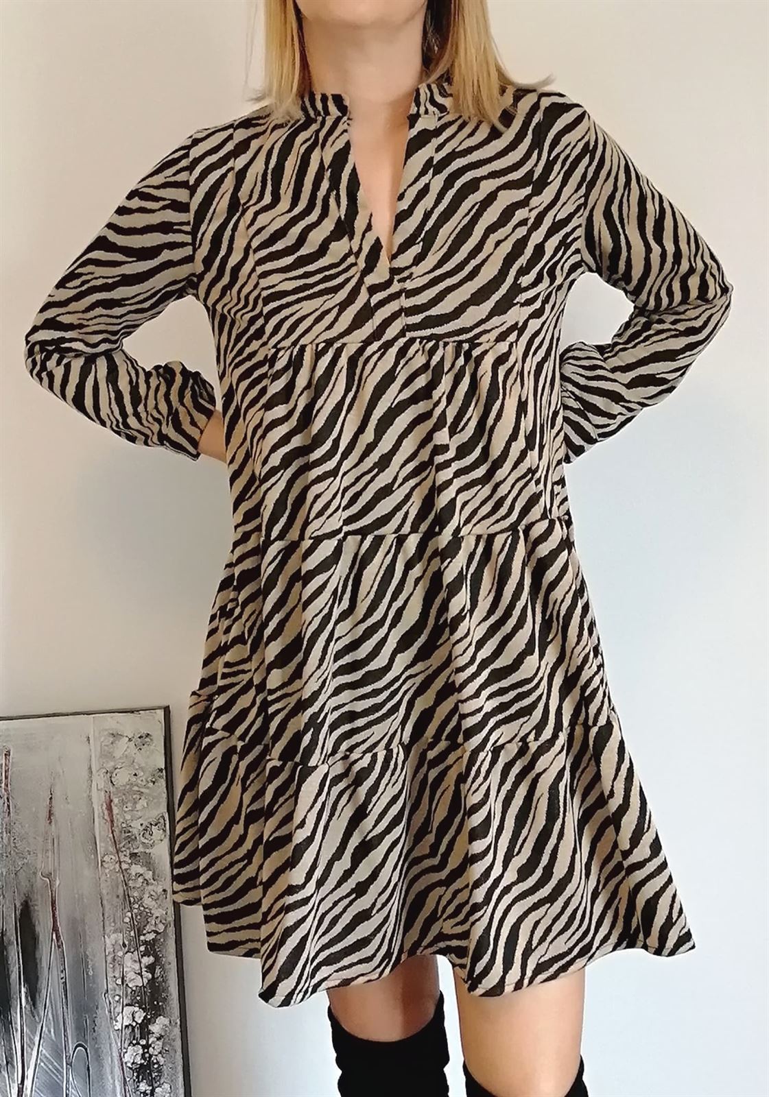 VESTIDO VOLANTES ANIMAL PRINT MANGA LARGA - Imagen 1