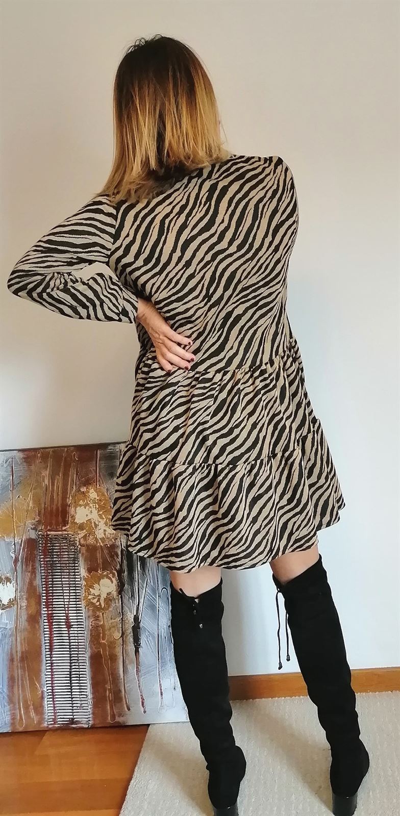 VESTIDO VOLANTES ANIMAL PRINT MANGA LARGA - Imagen 3